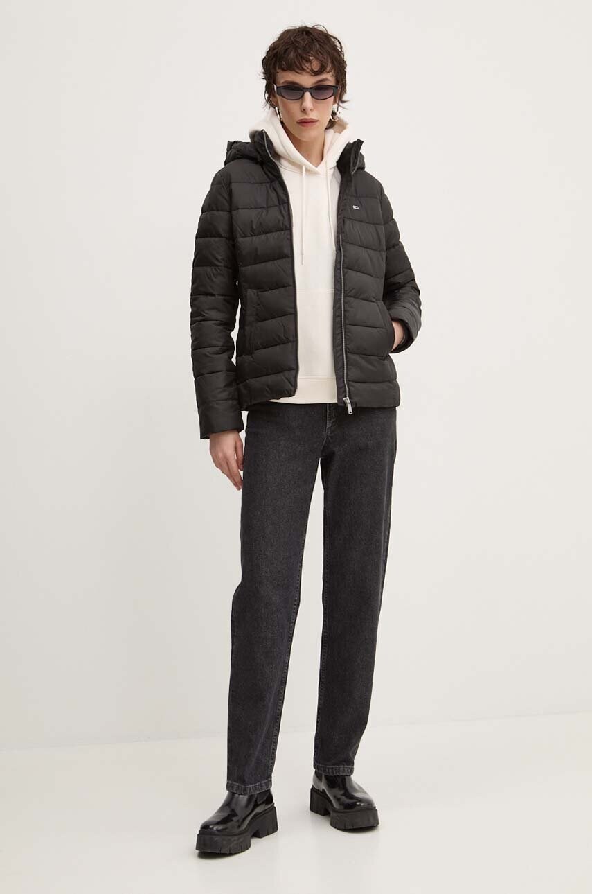 Куртка Tommy Jeans жіноча колір чорний зимова DW0DW18311