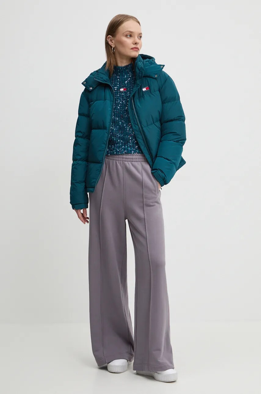 Пухова куртка Tommy Jeans жіноча колір зелений зимова oversize DW0DW18610