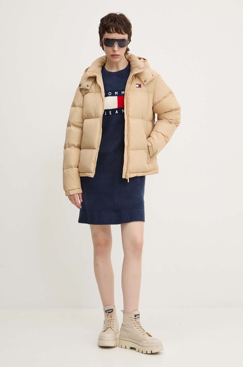 Купити Пухова куртка Tommy Jeans жіноча колір бежевий зимова oversize DW0DW18610 – головне зображення