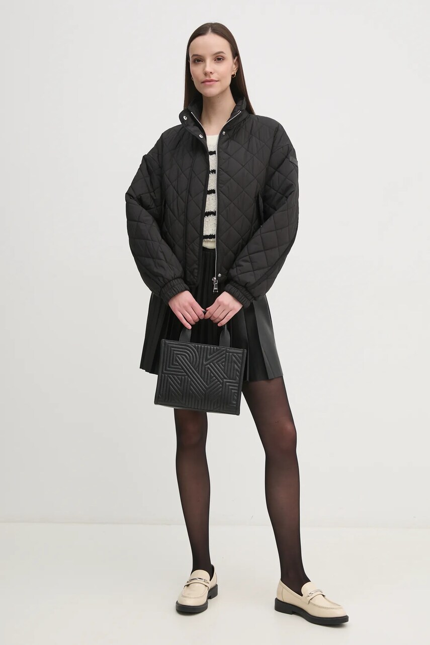 Куртка Dkny жіноча колір чорний перехідна DLEMPU30