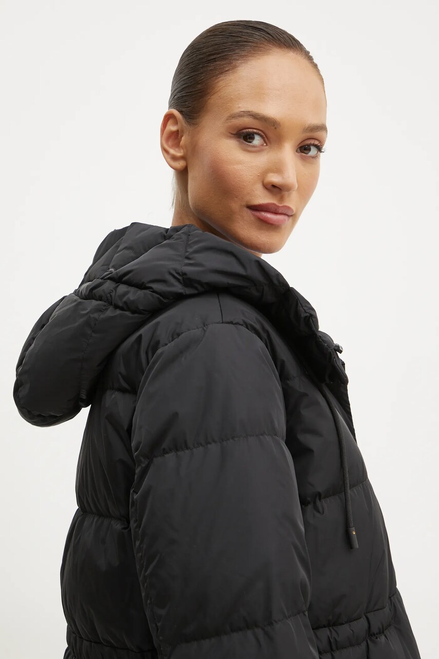 Пухова куртка Weekend Max Mara жіноча колір чорний зимова 2425496052600