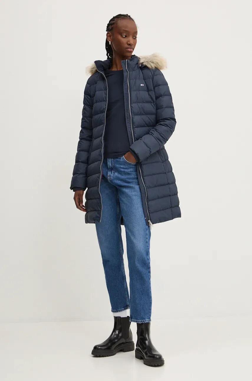 Пухова куртка Tommy Jeans жіноча колір синій зимова DW0DW18864