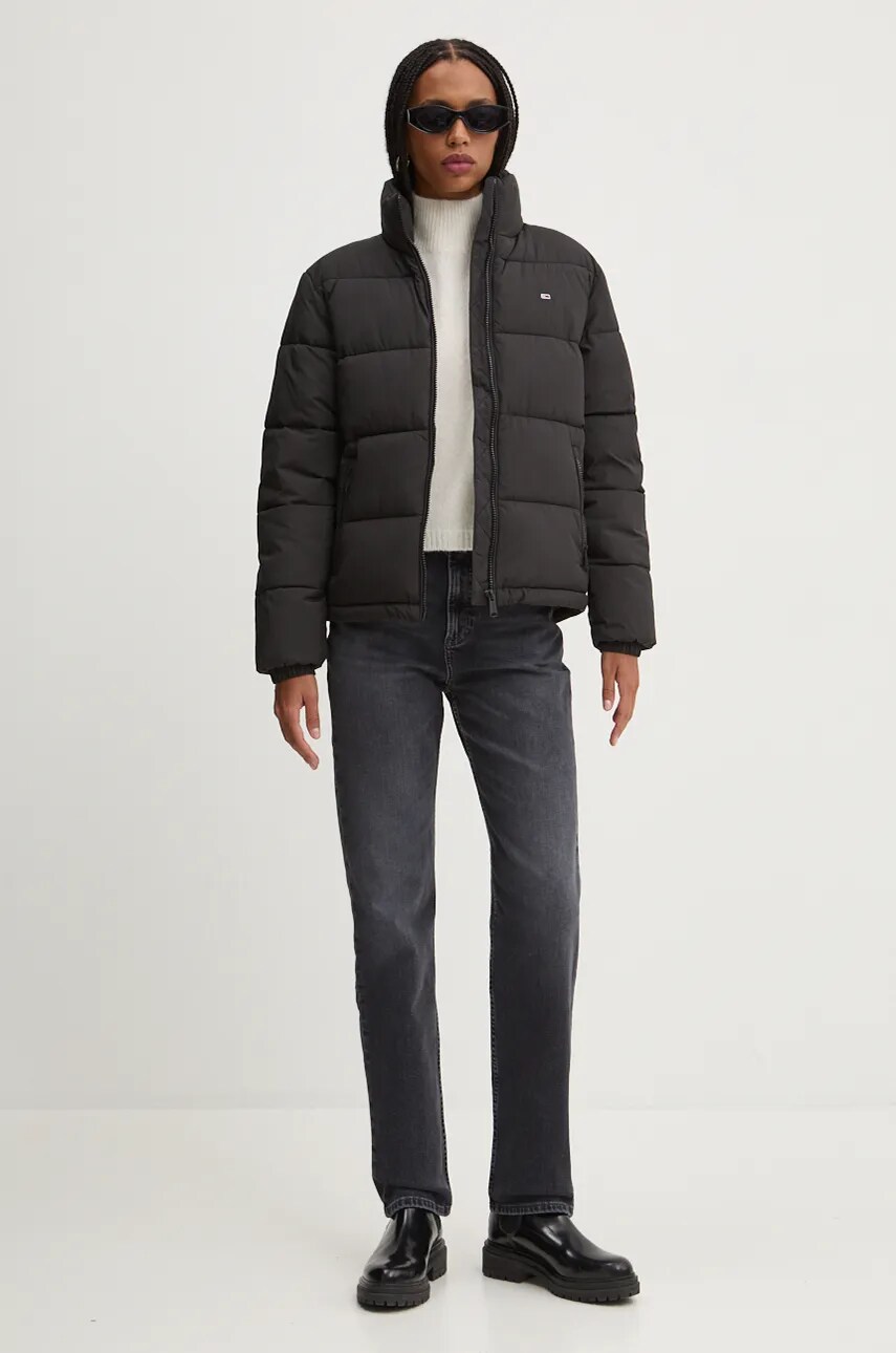 Куртка Tommy Jeans жіноча колір чорний зимова DW0DW18827