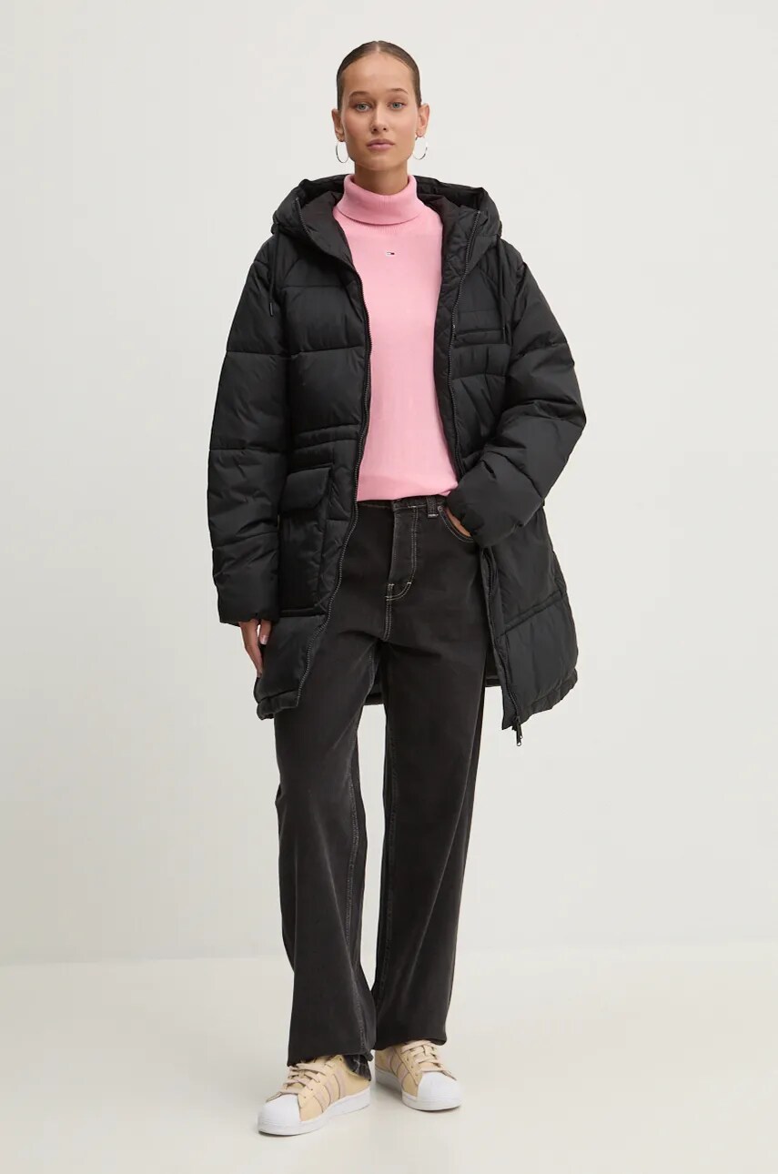 Куртка Tommy Jeans жіноча колір чорний зимова DW0DW18842