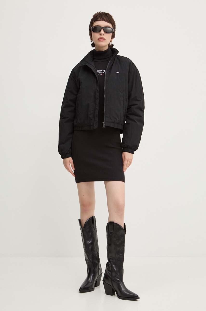 Куртка Tommy Jeans жіноча колір чорний перехідна oversize DW0DW19688