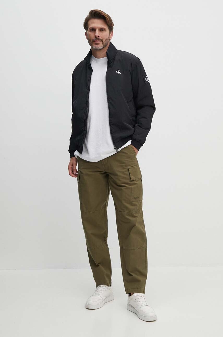 Куртка-бомбер Calvin Klein Jeans чоловіча колір чорний перехідна J30J325592