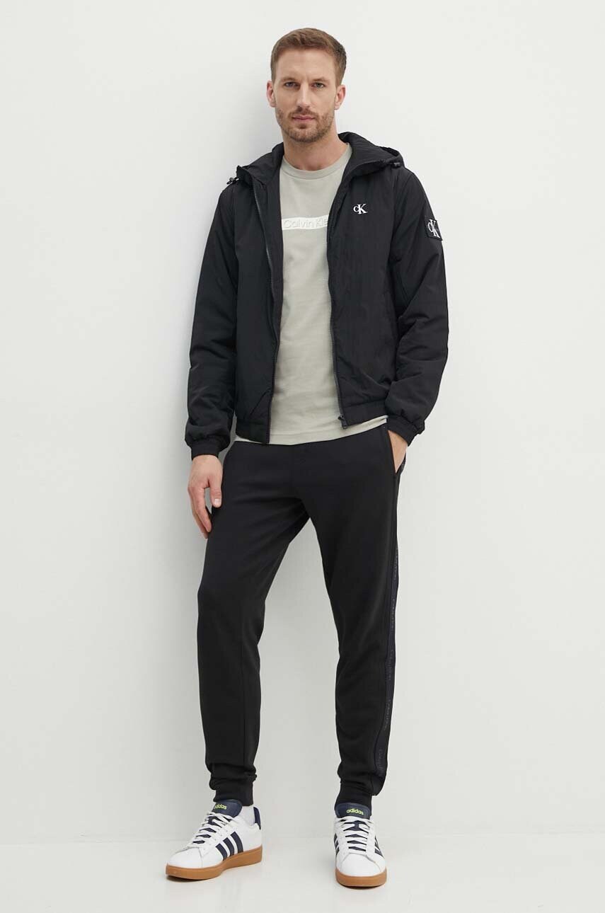 Куртка Calvin Klein Jeans чоловіча колір чорний перехідна J30J325596