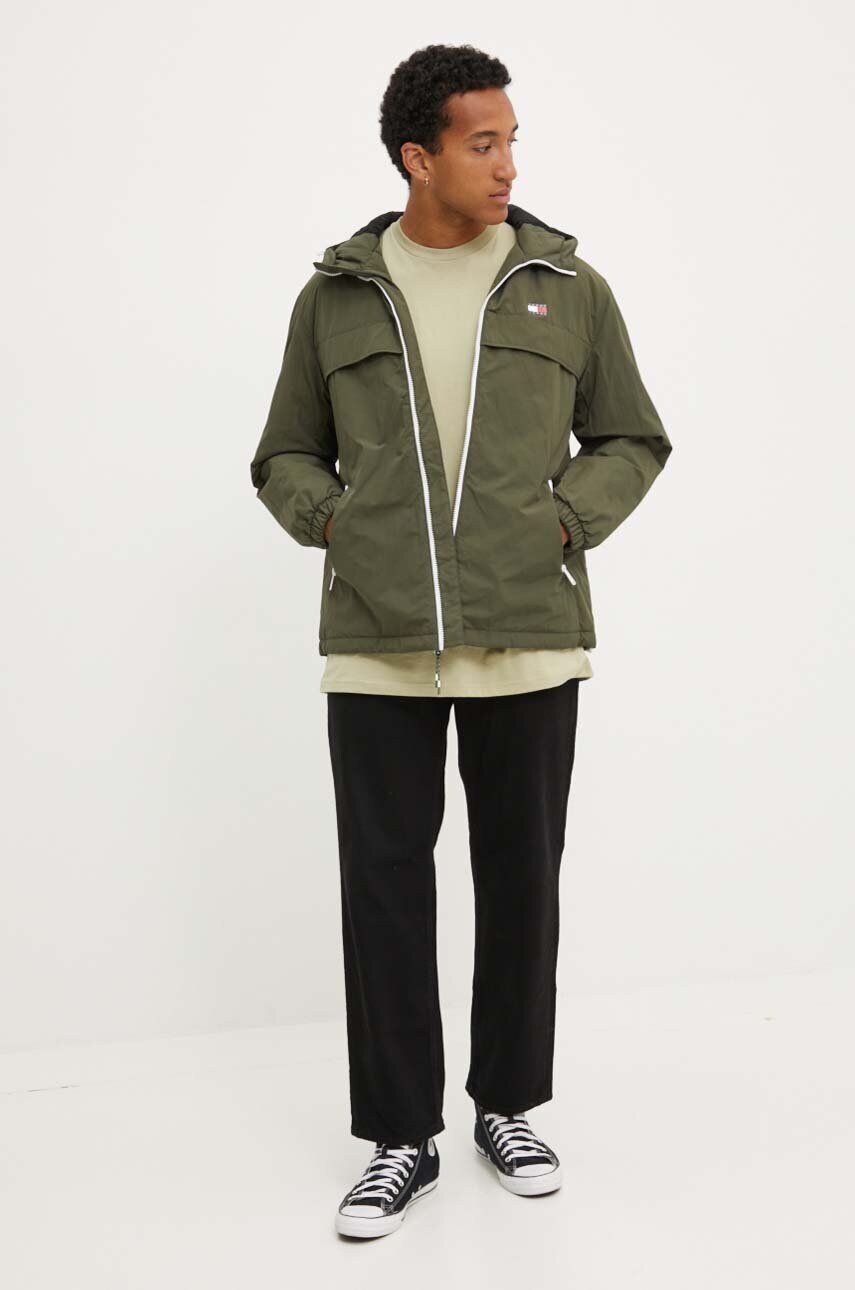 Куртка Tommy Jeans чоловіча колір зелений зимова DM0DM18908