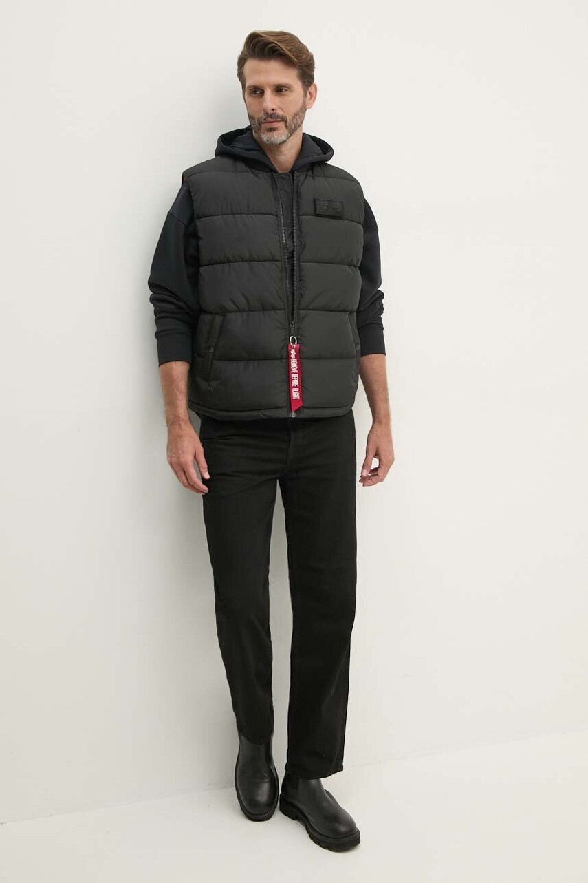 Безрукавка Alpha Industries чоловіча колір чорний зимова 118109