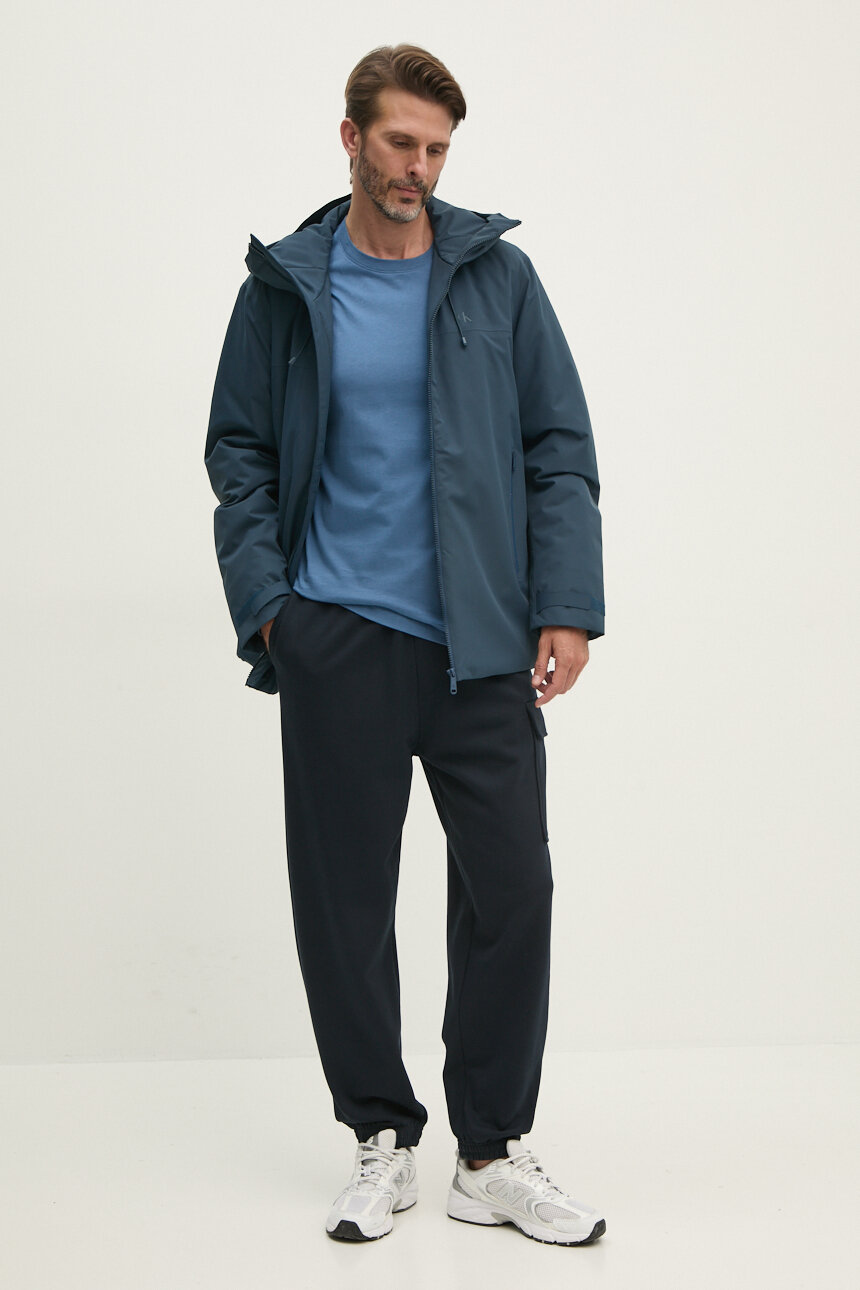 Куртка Calvin Klein Jeans чоловіча колір синій перехідна J30J326431