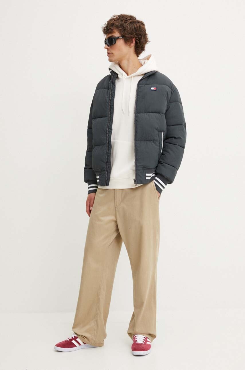 Куртка-бомбер Tommy Jeans чоловіча колір сірий зимова oversize DM0DM19640