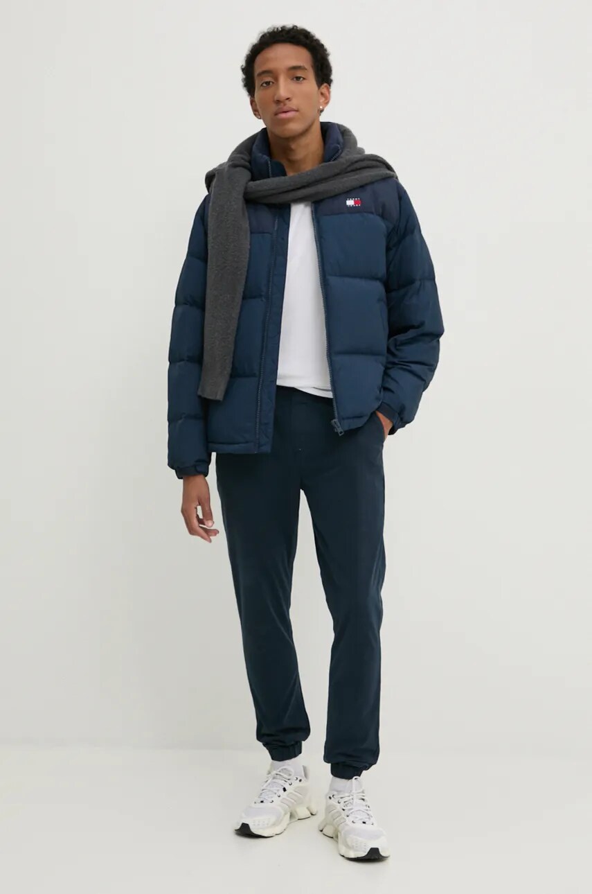 Пухова куртка Tommy Jeans чоловіча колір синій зимова DM0DM20004
