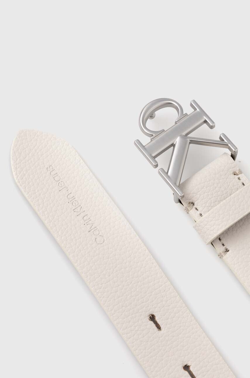Шкіряний ремінь Calvin Klein Jeans жіночий колір сірий K60K612377