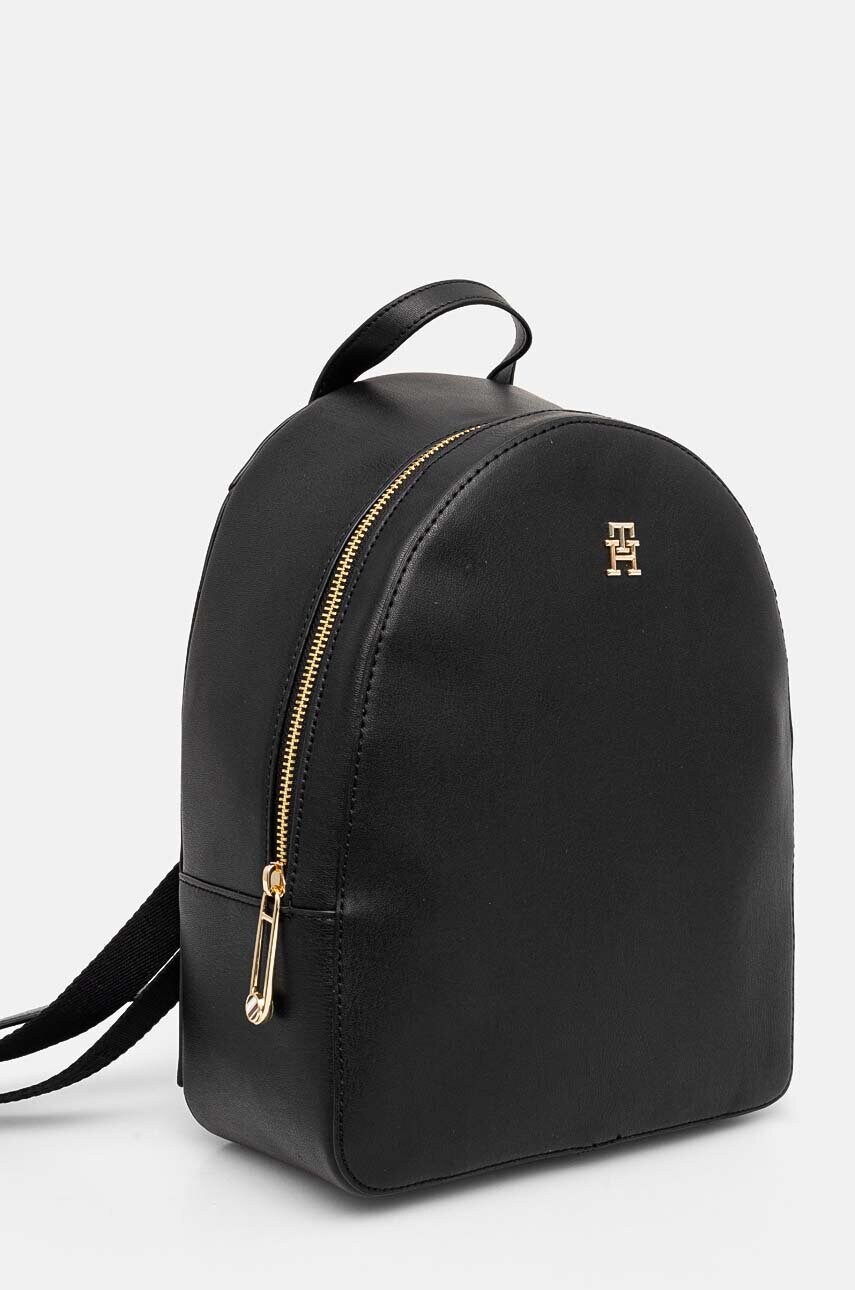 Рюкзак Tommy Hilfiger жіночий колір чорний малий однотонний AW0AW16440