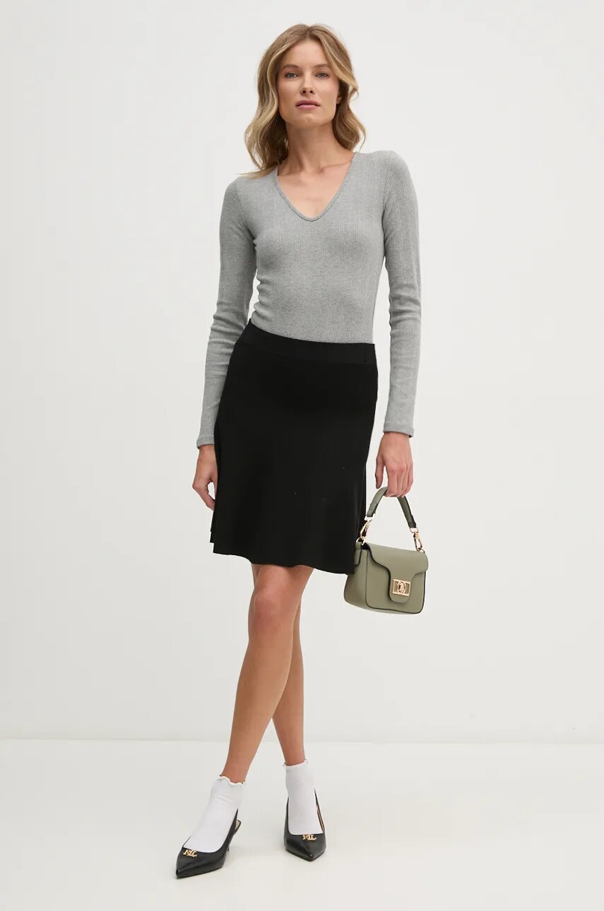 Спідниця Lacoste колір чорний mini розкльошена JF2540