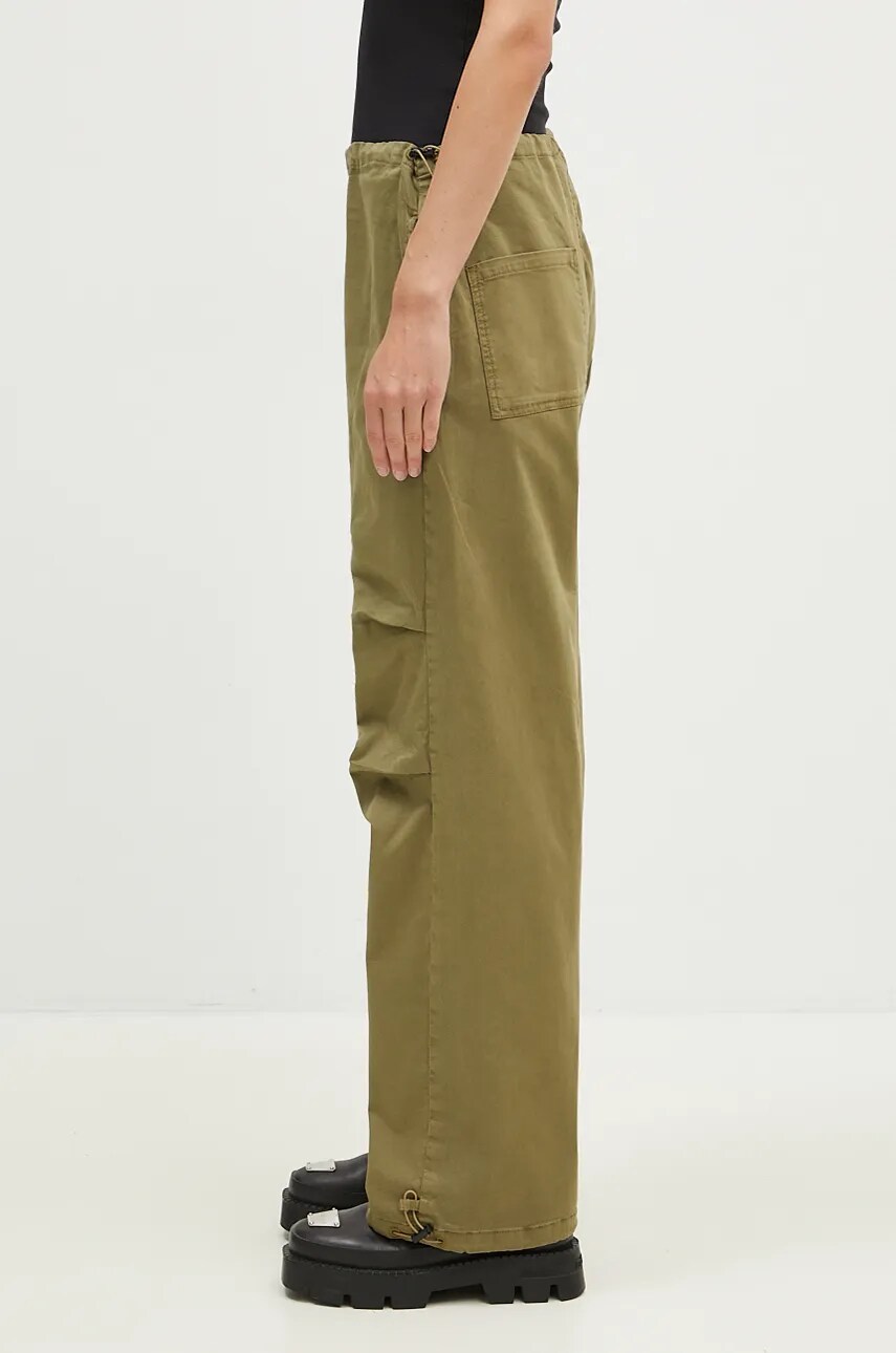 Штани Alpha Industries Cargo Jogger Pant жіночі колір зелений широкі висока посадка 148024