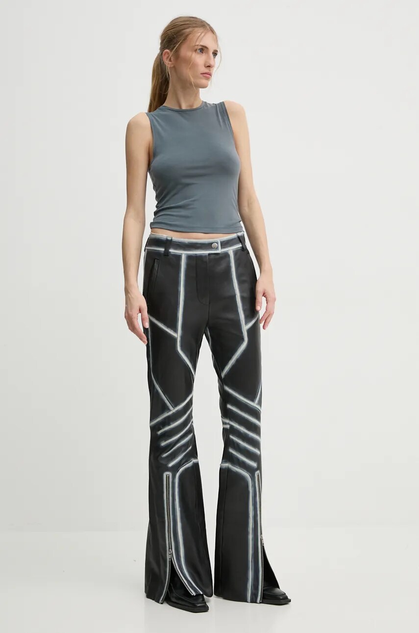 Шкіряні штани Stand Studio Moto Trousers Detailed жіночі колір чорний кльош висока посадка 62287-7030