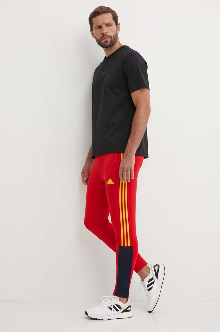 Спортивні штани adidas Tiro колір червоний з аплікацією IY4518