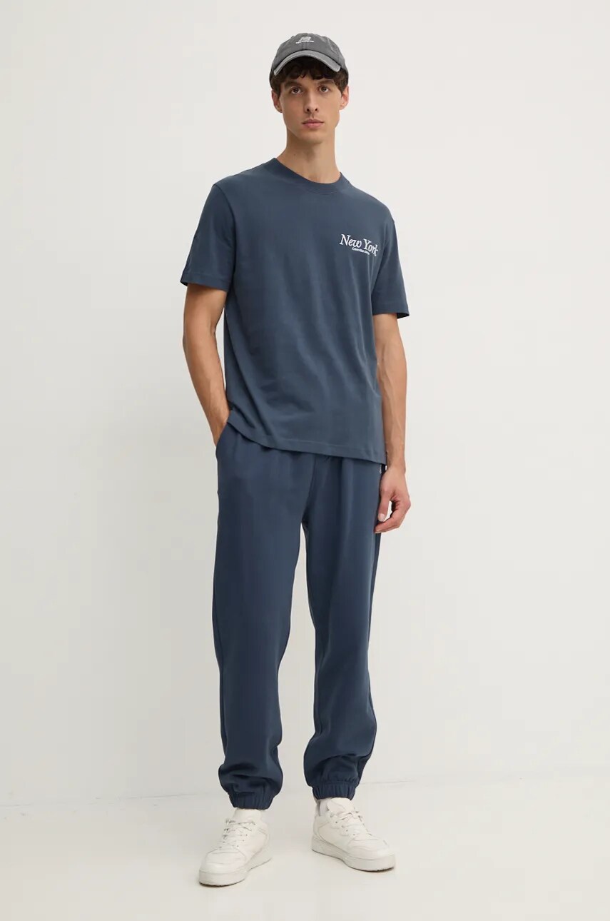 Бавовняні спортивні штани Calvin Klein Jeans з аплікацією J30J326881