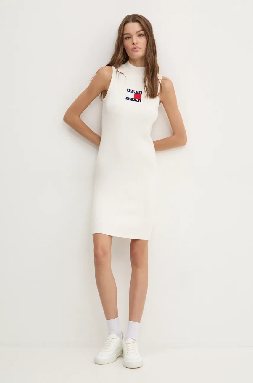 Сукня Tommy Jeans колір бежевий mini облягаюча DW0DW18607