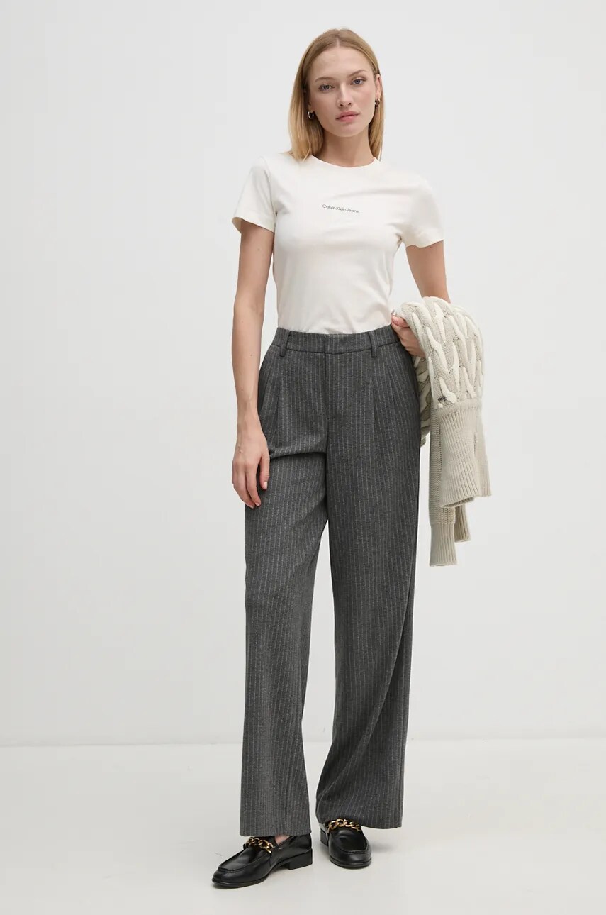 Бавовняна футболка Calvin Klein Jeans жіноча колір білий J20J223563