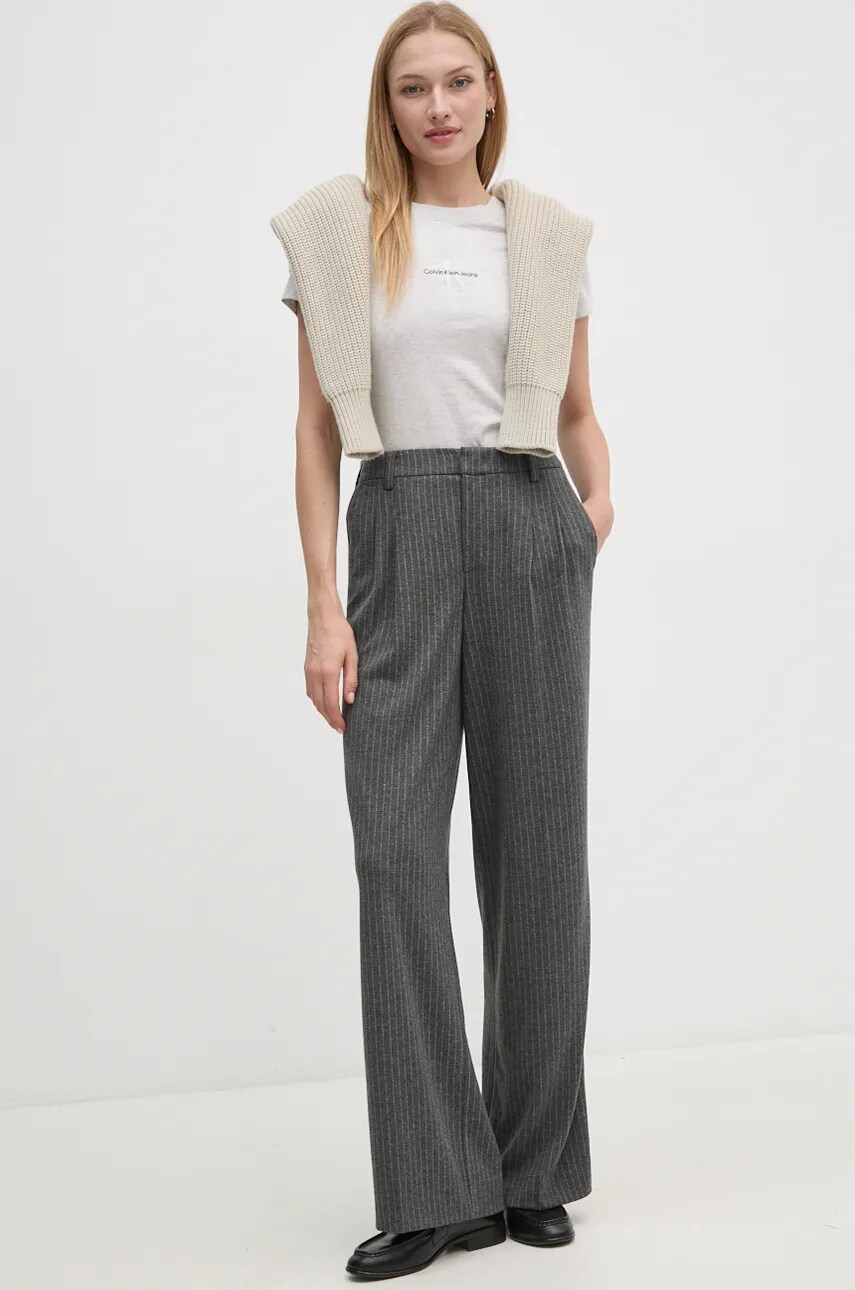 Бавовняна футболка Calvin Klein Jeans жіноча колір сірий J20J223563