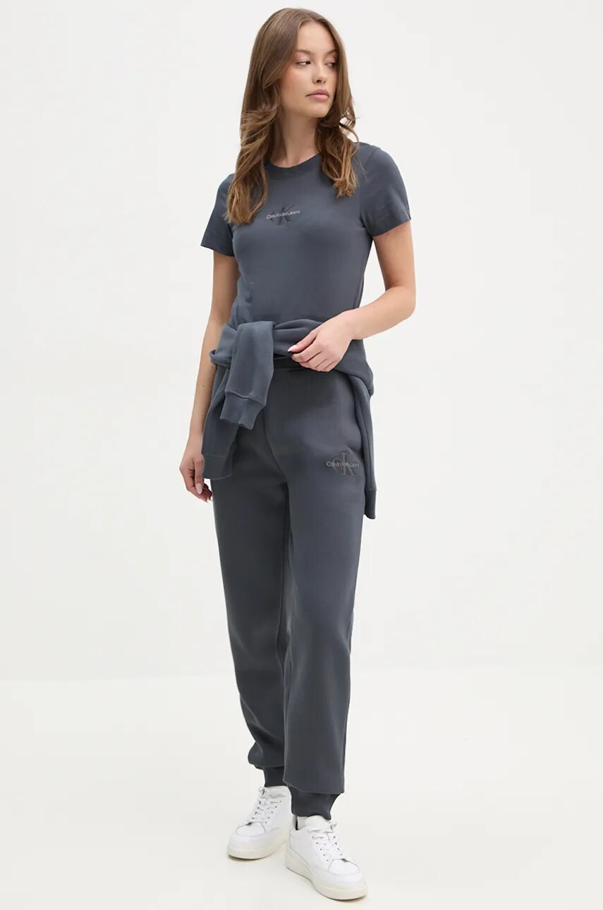 Бавовняна футболка Calvin Klein Jeans жіноча колір сірий J20J223563