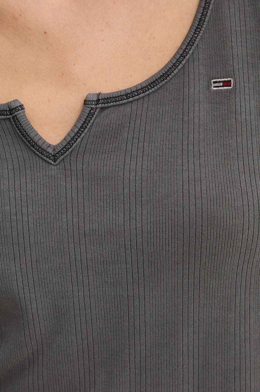 Футболка Tommy Jeans жіноча колір чорний DW0DW18426
