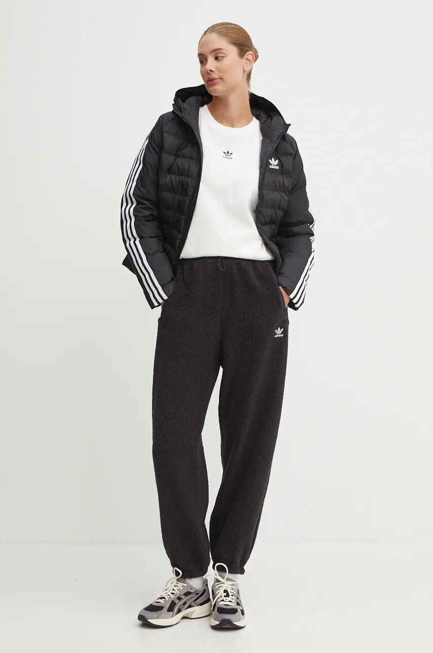 Бавовняна футболка adidas Originals жіноча колір бежевий IY7322