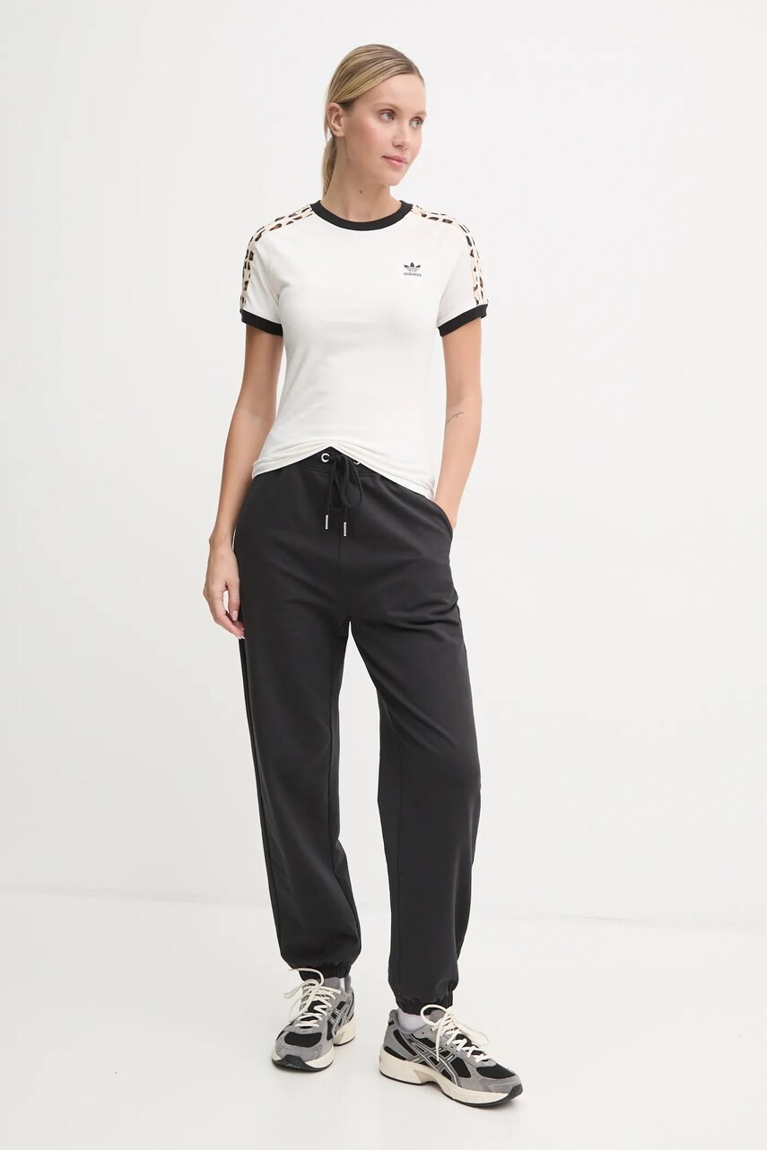 Футболка adidas Originals Leopard 3S Tee жіноча колір бежевий IW8474