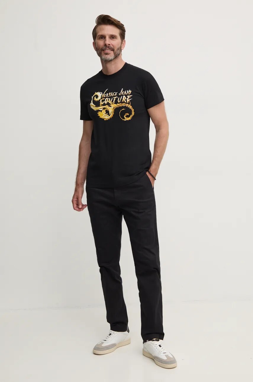 Бавовняна футболка Versace Jeans Couture чоловіча колір чорний з принтом 77GAHC00 CJ01C
