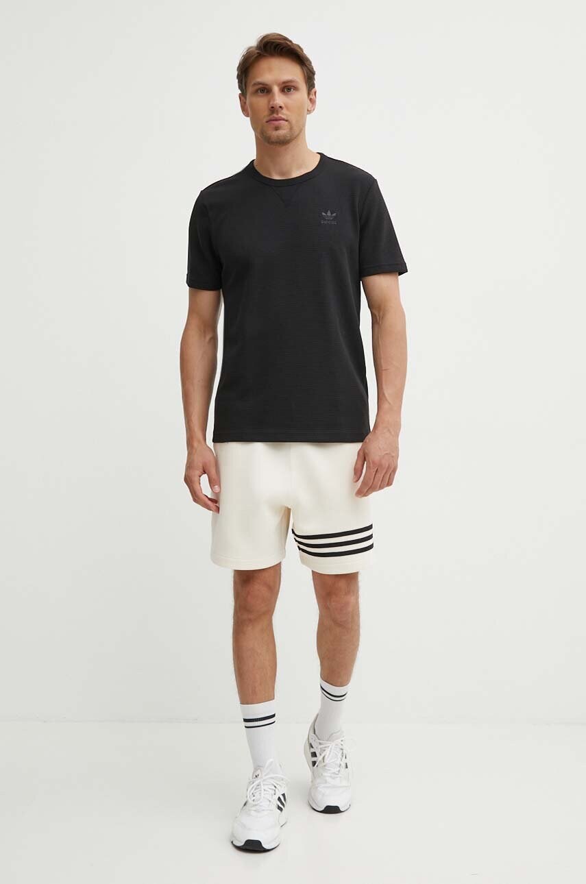 Футболка adidas Originals чоловіча колір чорний однотонна IW5804