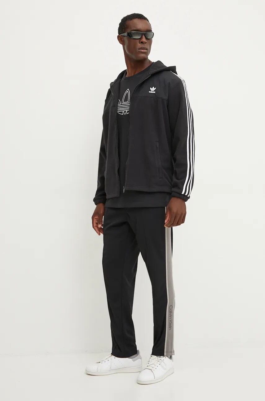 Бавовняна футболка adidas Originals Outline Tee чоловіча колір чорний з аплікацією IY4882