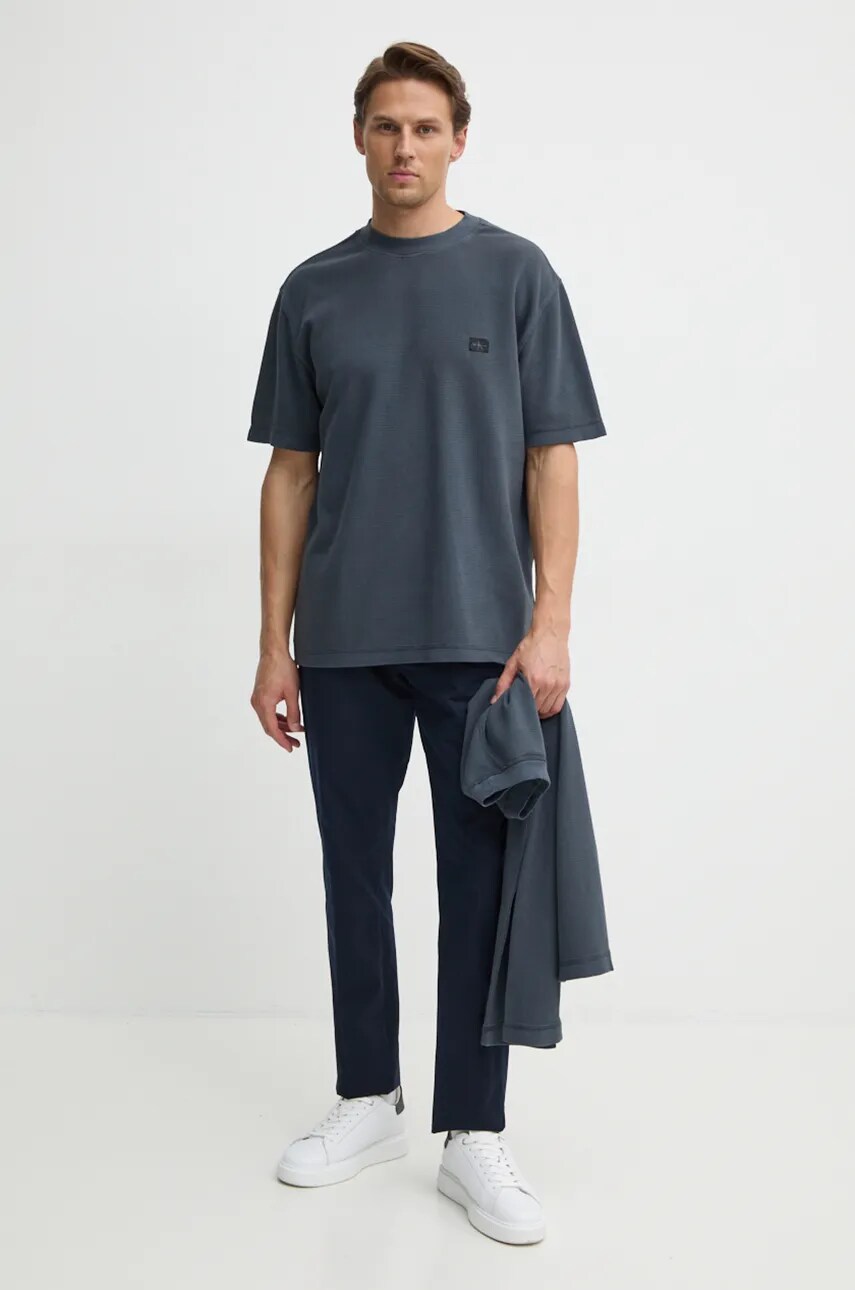 Бавовняна футболка Calvin Klein Jeans чоловіча колір сірий з аплікацією J30J326457
