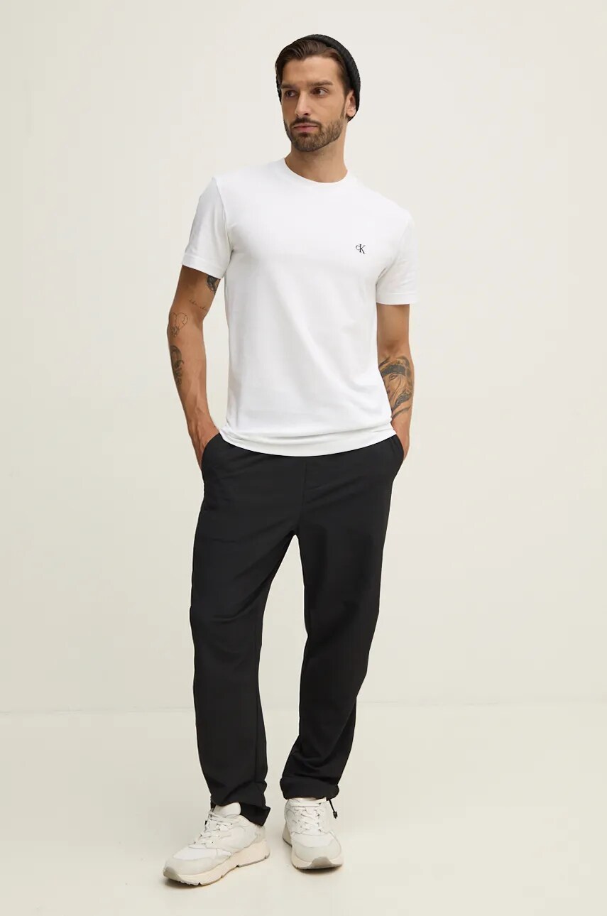 Бавовняна футболка Calvin Klein Jeans чоловіча колір білий однотонна J30J326683