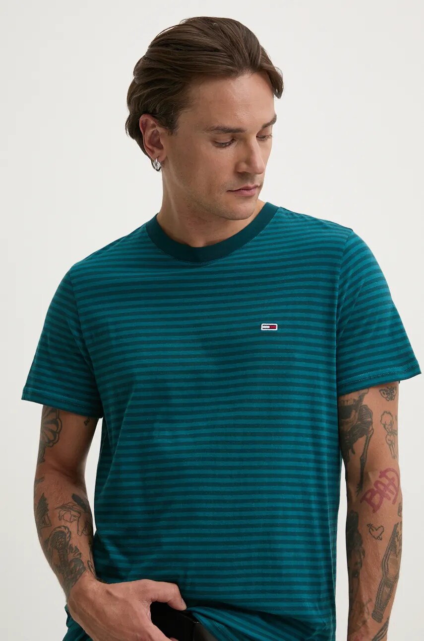 Бавовняна футболка Tommy Jeans чоловіча колір зелений візерунок DM0DM19723