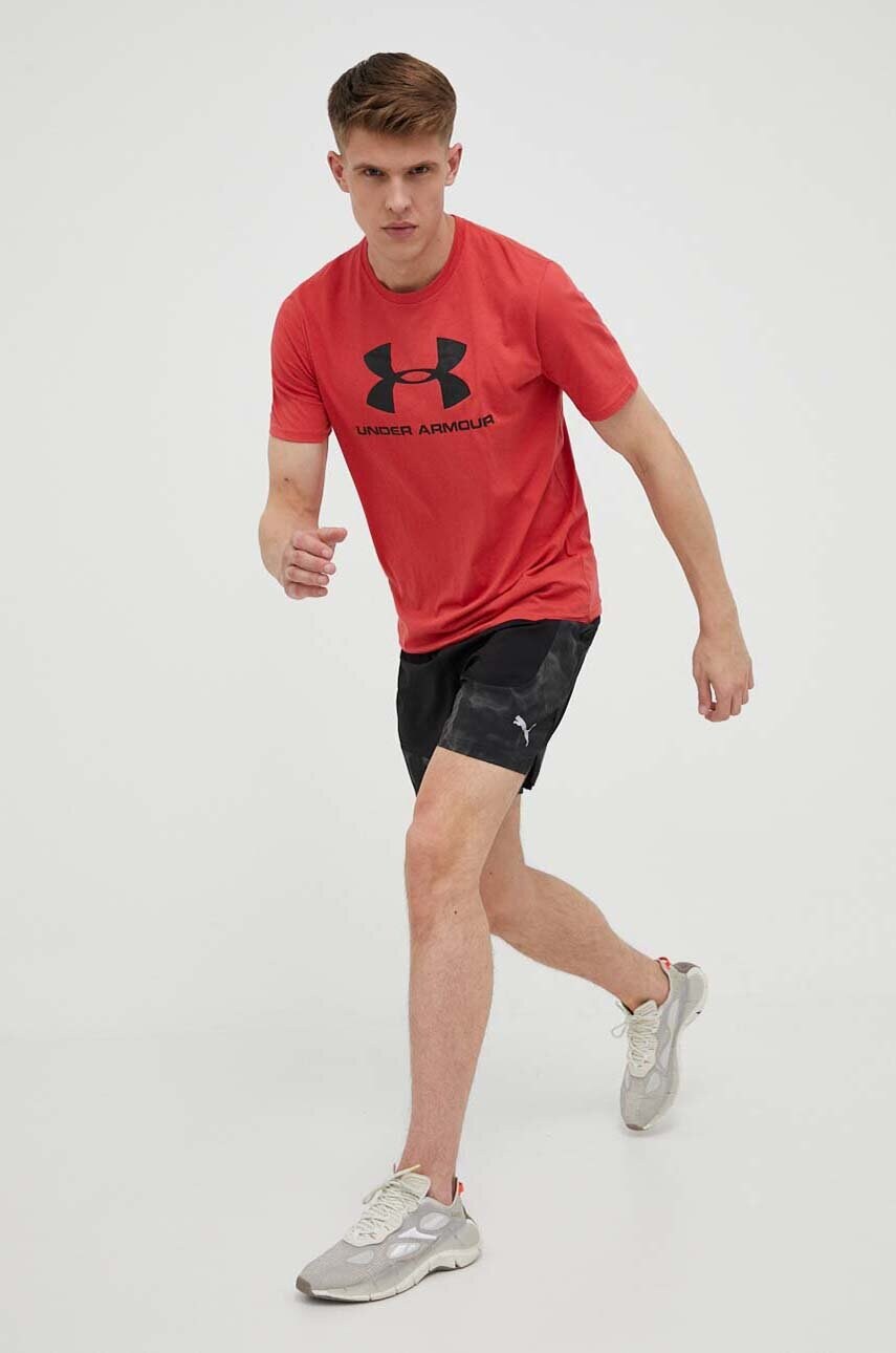 Футболка Under Armour чоловіча колір бордовий з принтом 1329590-100