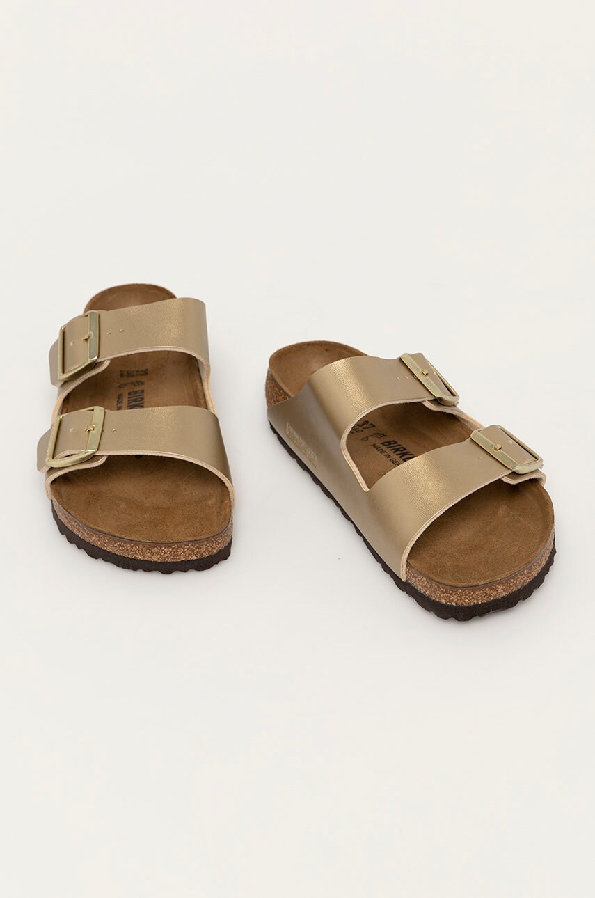 Купити Шльопанці Birkenstock Arizona жіночі колір золотий 1016110 – головне зображення