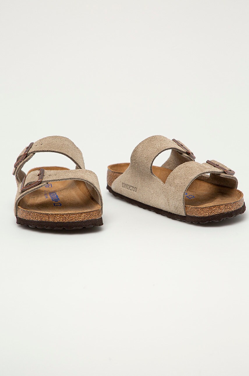 Замшеві шльопанці Birkenstock Arizona чоловічі колір сірий 951301