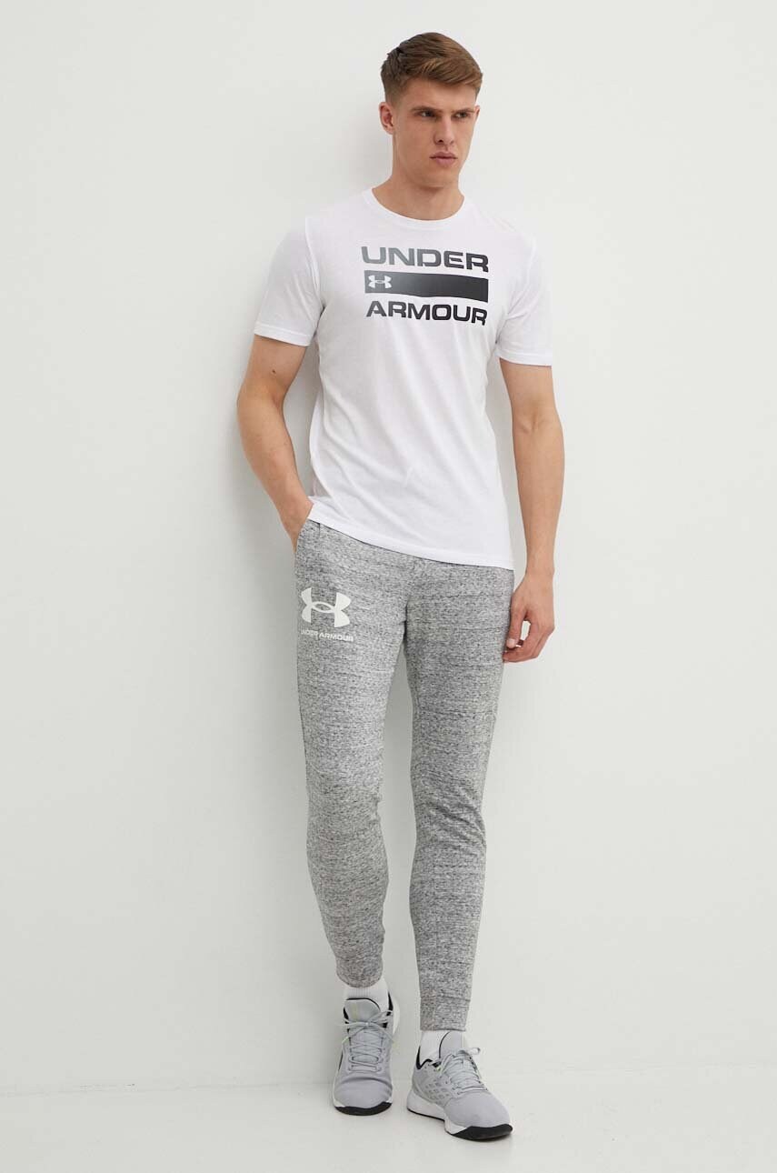 Штани Under Armour чоловічі колір сірий однотонні 1361642-001