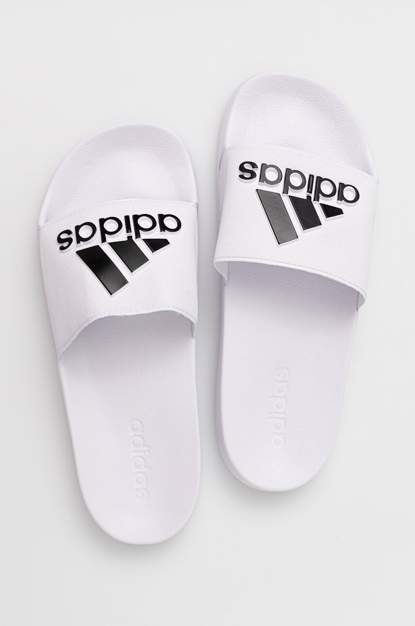 Шльопанці adidas чоловічі колір білий