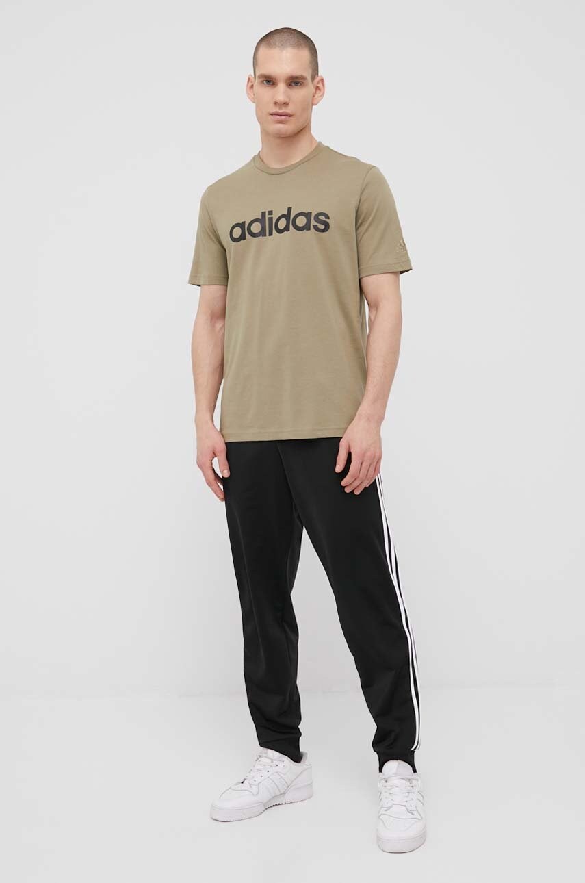 Штани adidas чоловічі колір чорний з аплікацією