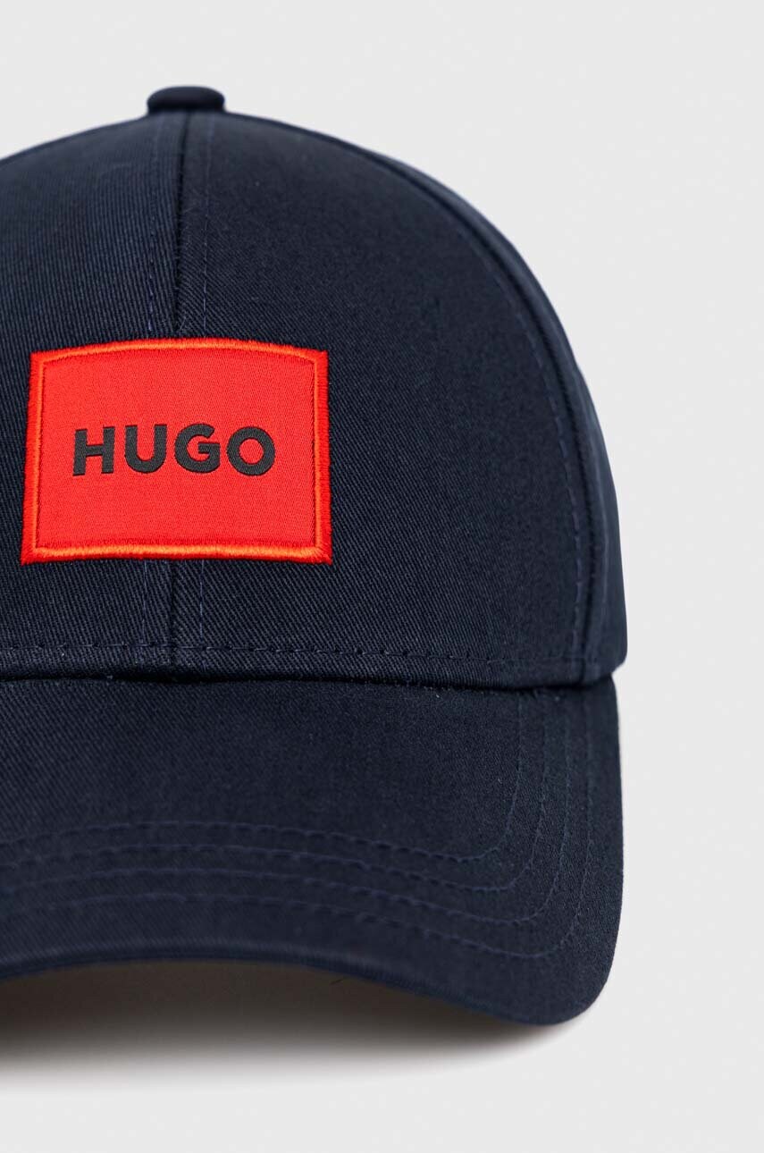 Бавовняна бейсболка HUGO колір синій з аплікацією
