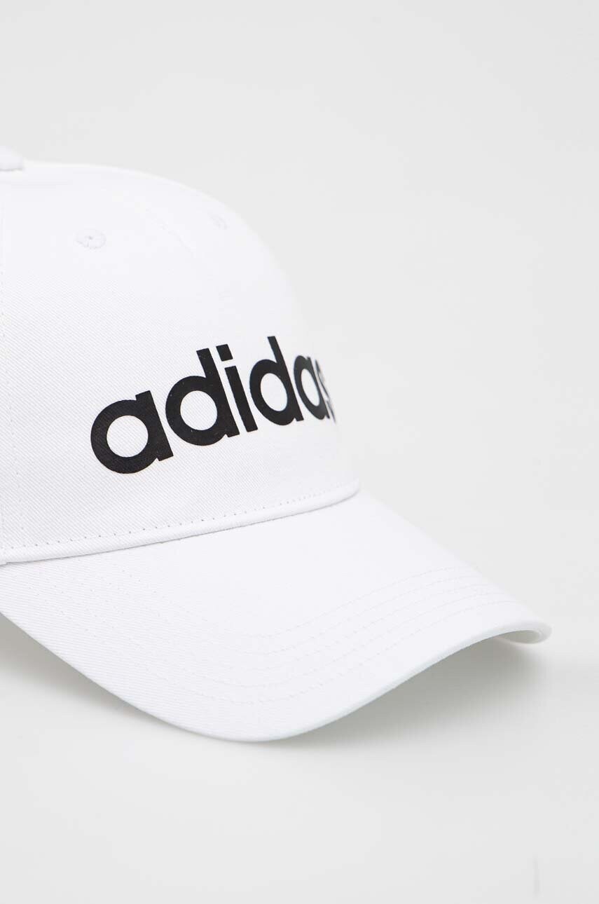 Кепка adidas колір білий з принтом