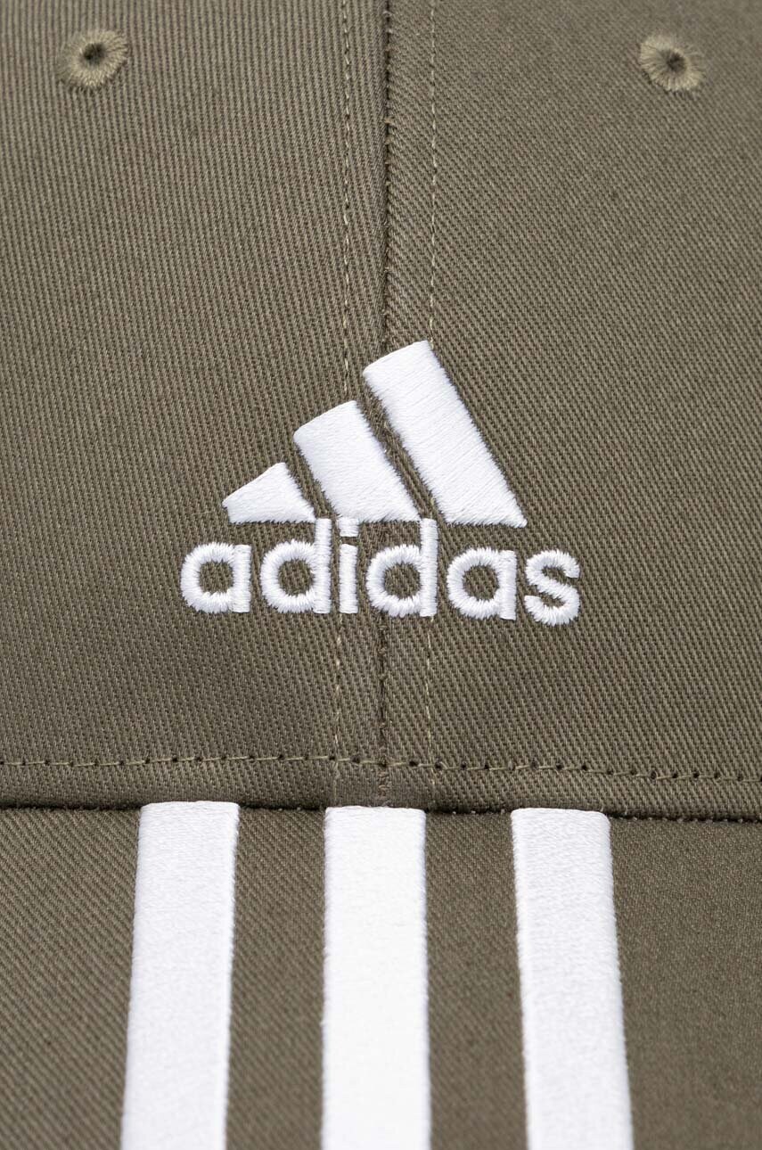 Кепка adidas Performance колір зелений з аплікацією