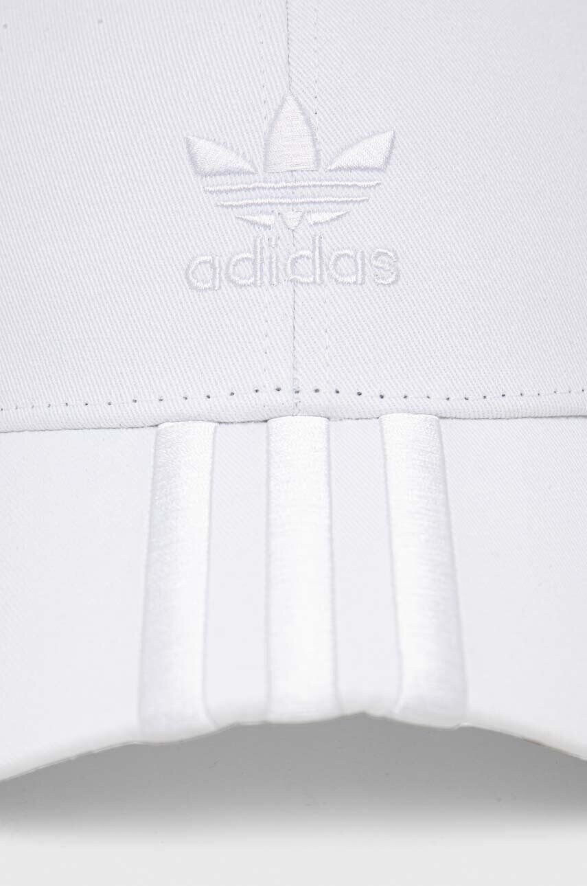 Кепка adidas Originals колір білий з аплікацією