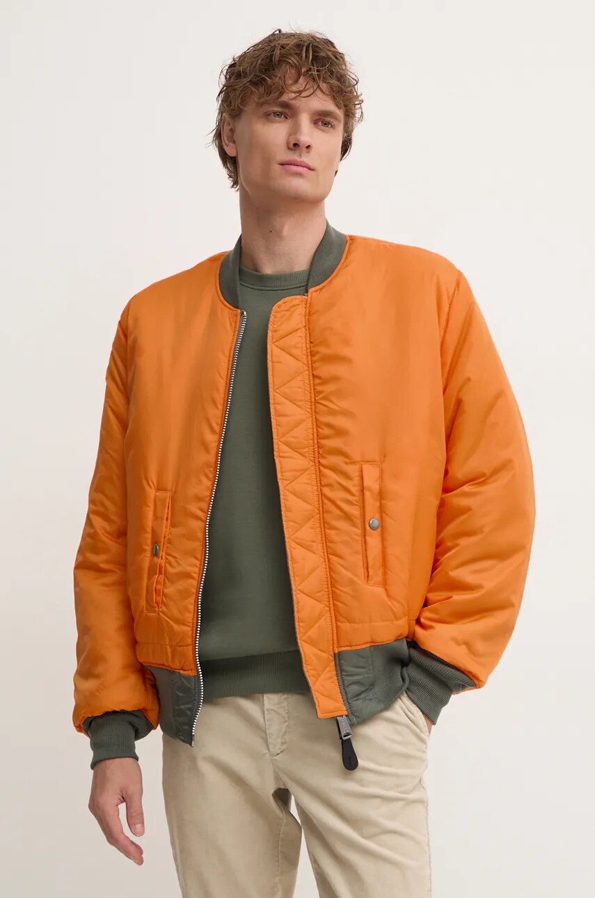 Куртка-бомбер Alpha Industries чоловічий колір зелений зимова
