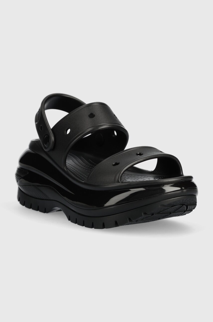 Шльопанці Crocs Classic Mega Crush Sandal жіночі колір чорний на платформі 207989.001-001