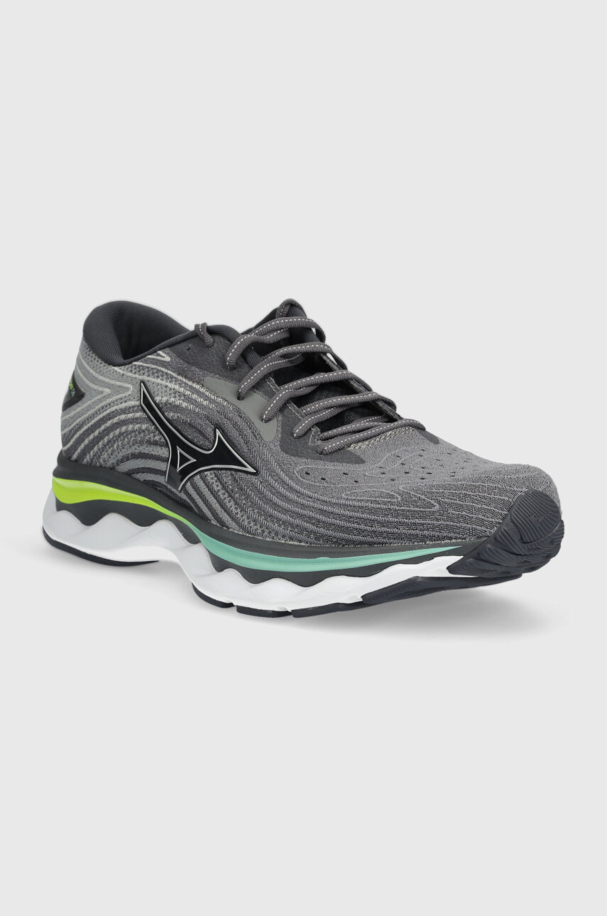 Бігові кросівки Mizuno Wave Sky 6 колір сірий