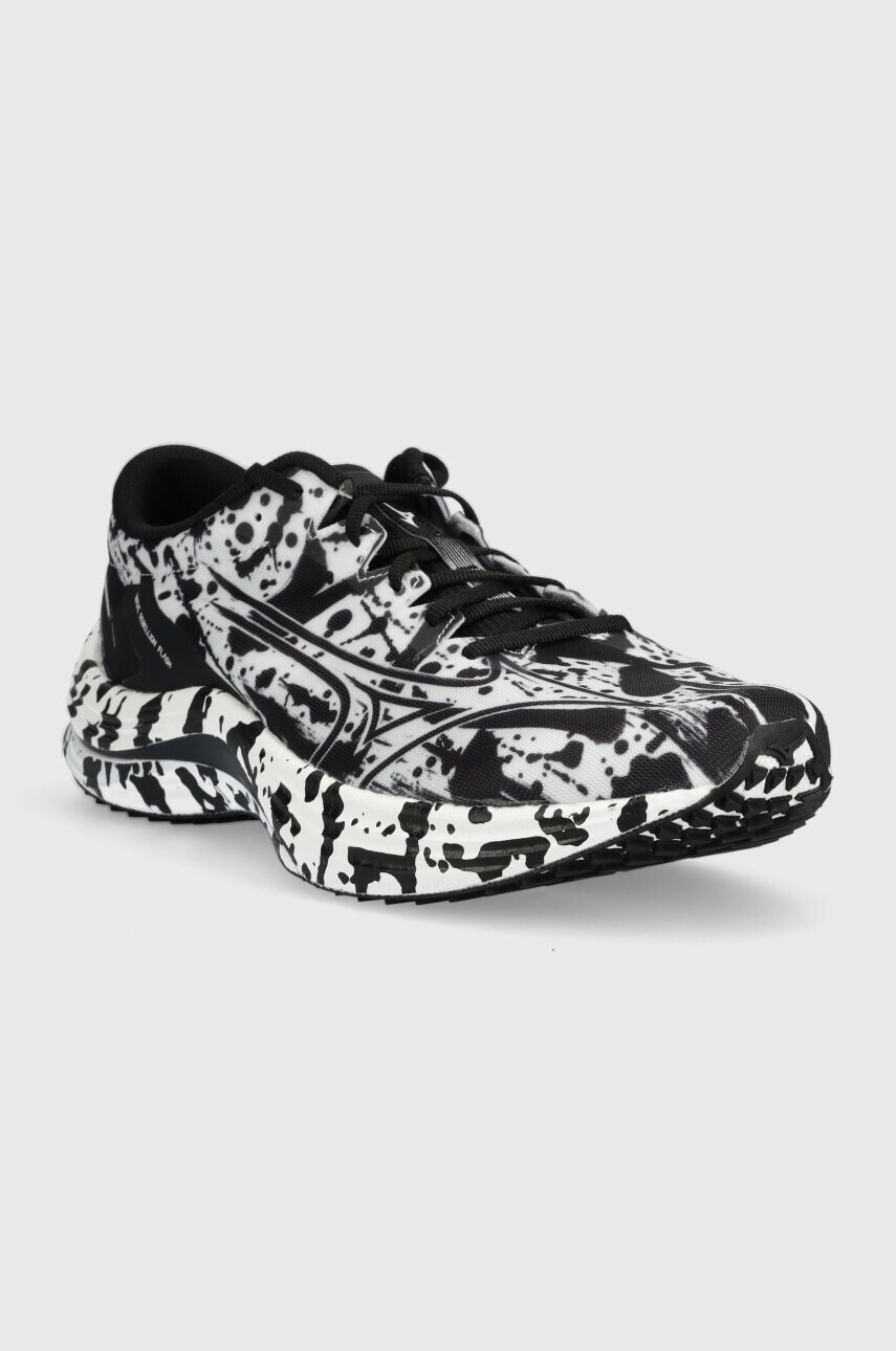 Бігові кросівки Mizuno Wave Rebellion Flash колір чорний